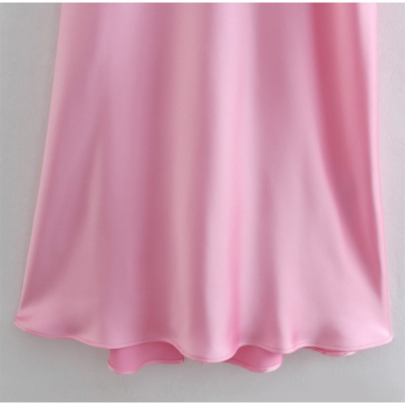 Long satin dress with open back, elegant and lightweight for summer