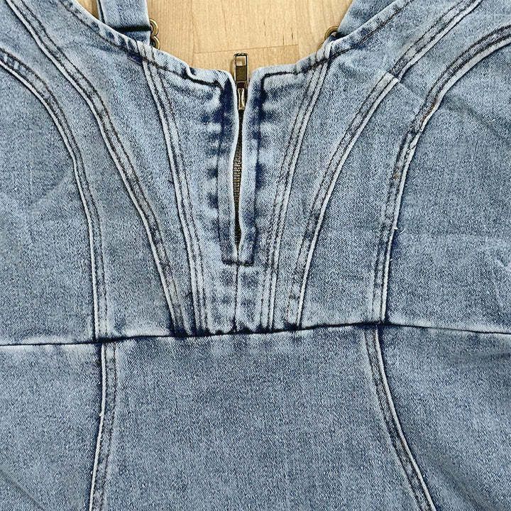 Denim dress with straps, U-neck, slit and fitted for summer