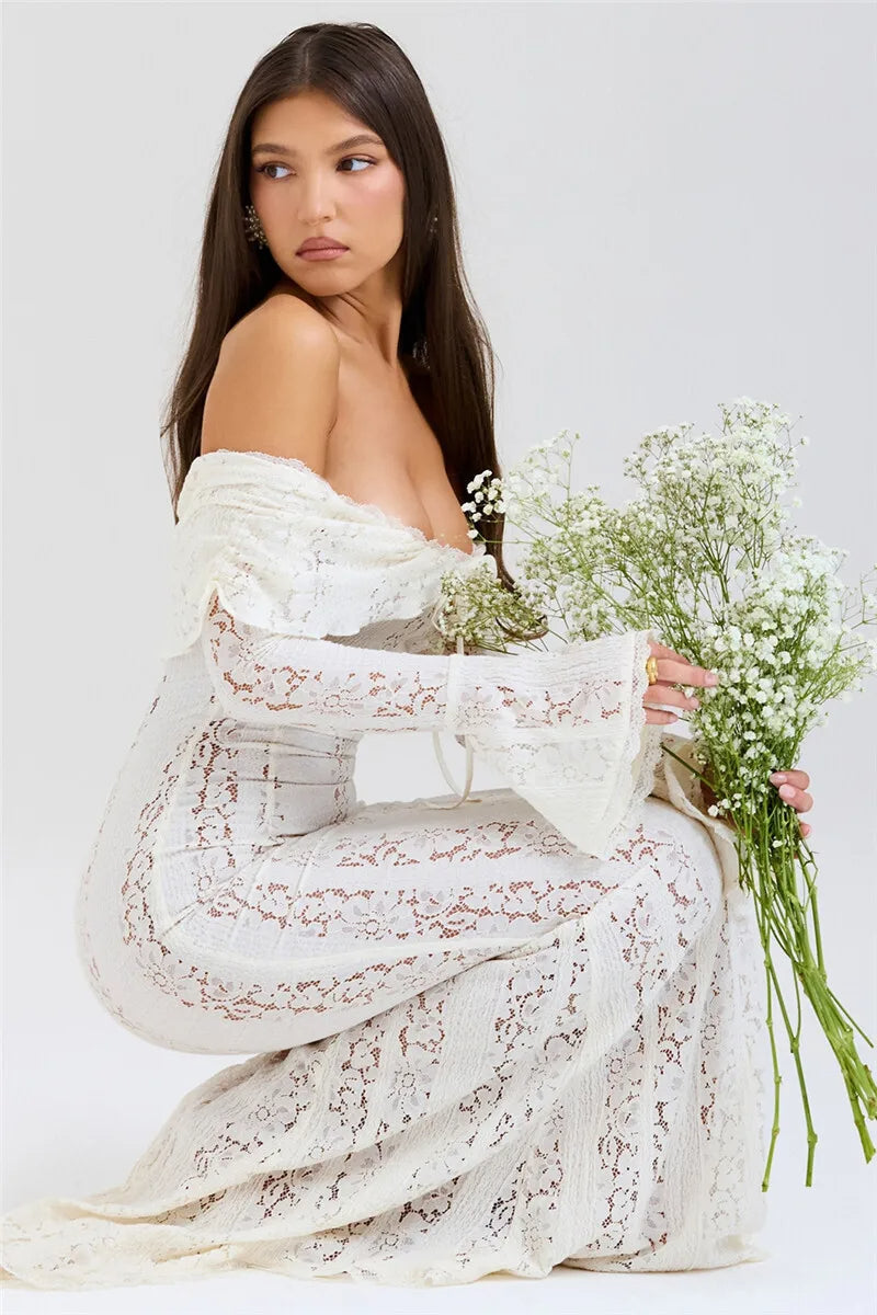 Robe dentelle lacée chic